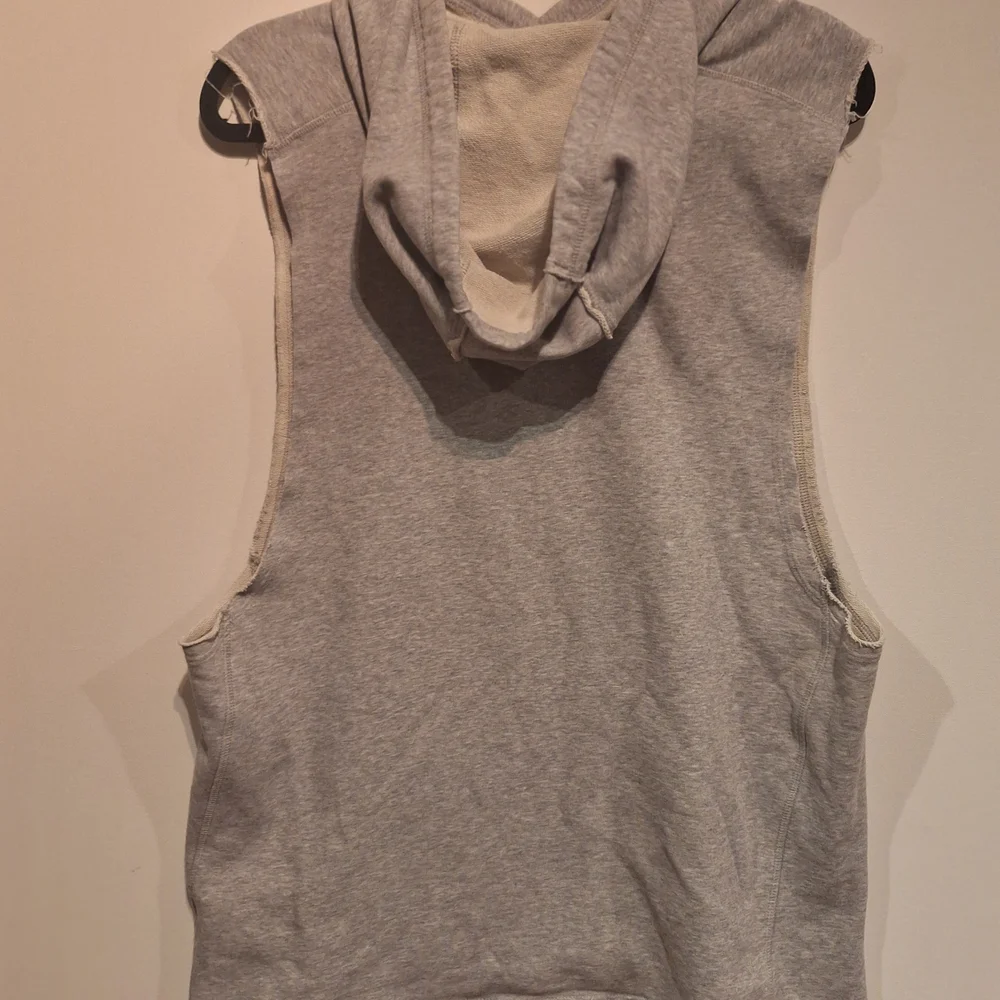 2 Set Gymshark Lifting Club Graphic Tee - Light Gray & Brown - Picture 3 of 13